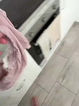 Snapshot of teencouple1313 chatting on April 7, 1:55 pm teencouple1313 online show from April 7, 1:55 pm