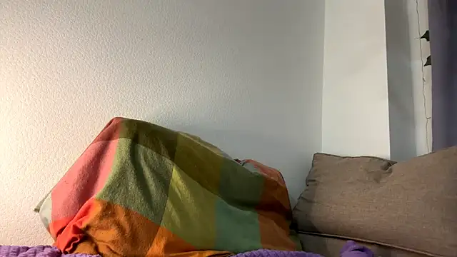 EunTurton online show from March 11, 12:05 am