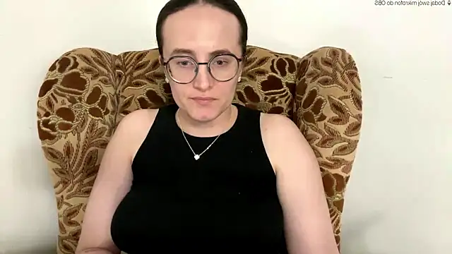 Snapshot of SofiaTease chatting on June 3, 6:24 pm SofiaTease online show from June 3, 6:24 pm