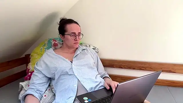 Snapshot of SofiaTease chatting on July 14, 1:17 pm SofiaTease online show from July 14, 1:17 pm