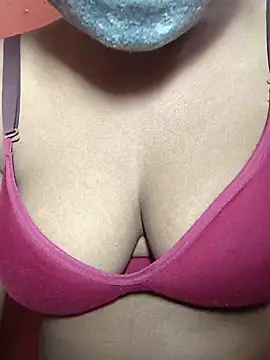 Snapshot of Horny_Natasa_ chatting on June 11, 10:13 am Horny Natasa online show from June 11, 10:13 am