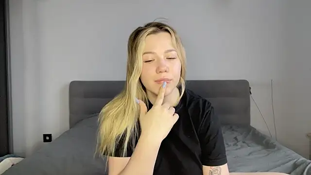 alyrasun online show from March 23, 6:06 am