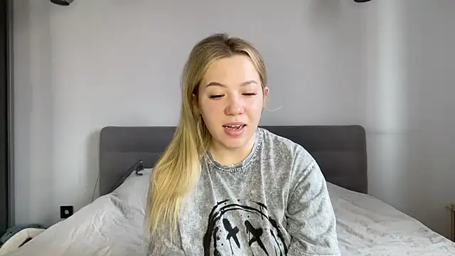 alyrasun online show from April 14, 5:57 am