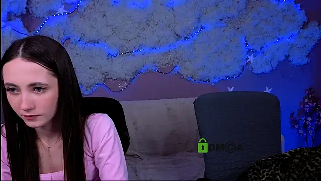 Snapshot of bella_dorn chatting on May 6, 11:54 pm bella dorn online show from May 6, 11:54 pm