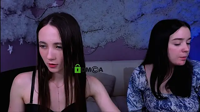 Snapshot of bella_dorn chatting on May 10, 1:33 am bella dorn online show from May 10, 1:33 am