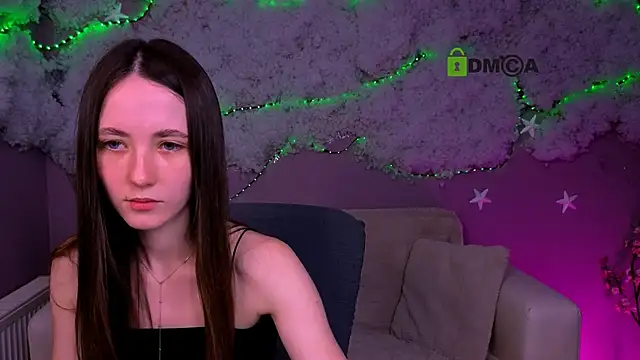 Snapshot of bella_dorn chatting on May 23, 9:35 am bella dorn online show from May 23, 9:35 am