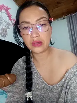 Snapshot of _camila28 chatting on March 9, 9:46 am camila28 online show from March 9, 9:46 am