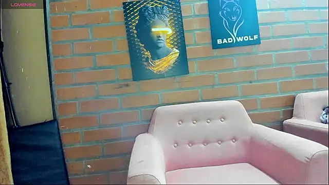 Badwolf818  online show from April 17, 9:01 am