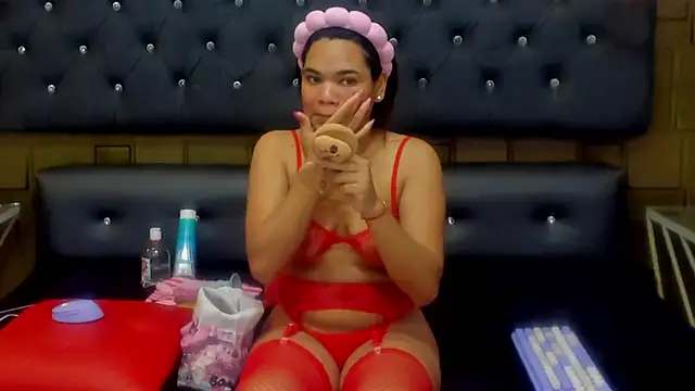 Snapshot of CaroBeltran chatting on June 6, 7:29 pm CaroBeltran online show from June 6, 7:29 pm