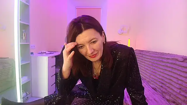 Snapshot of Bonnie_Naughtyy chatting on May 18, 4:24 pm Bonnie Naughtyy online show from May 18, 4:24 pm