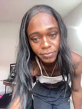 laaura dolll online show from March 17, 9:29 pm