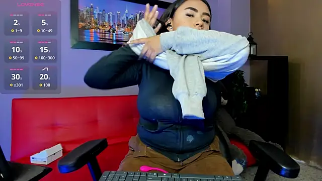 Snapshot of Lucyy_tits chatting on June 26, 12:09 pm Lucyy tits online show from June 26, 12:09 pm