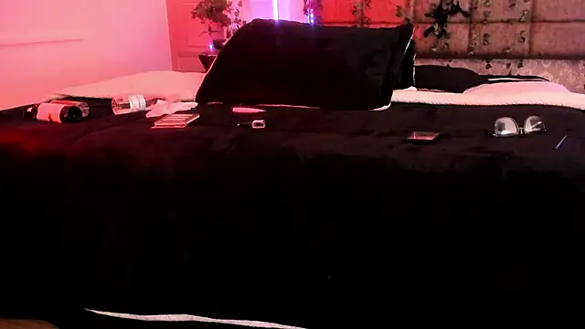 Vickmoon online show from April 4, 8:39 pm