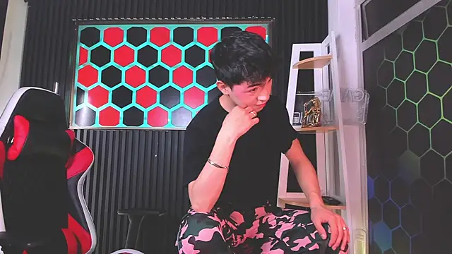 Cristopher Wild online show from June 18, 8:46 pm