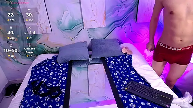 Cristopher Wild online show from June 22, 4:31 am
