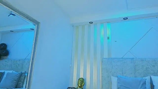 j belle  online show from March 18, 12:52 pm