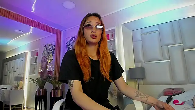 ZoeTaylorl online show from March 30, 1:01 pm