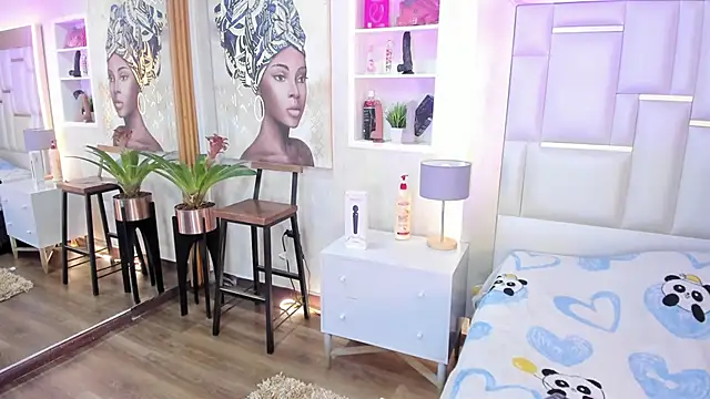 Snapshot of ZoeTaylorl chatting on June 5, 1:28 pm ZoeTaylorl online show from June 5, 1:28 pm