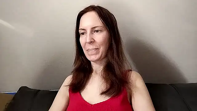 Snapshot of AnnaTight chatting on April 7, 8:26 am AnnaTight online show from April 7, 8:26 am