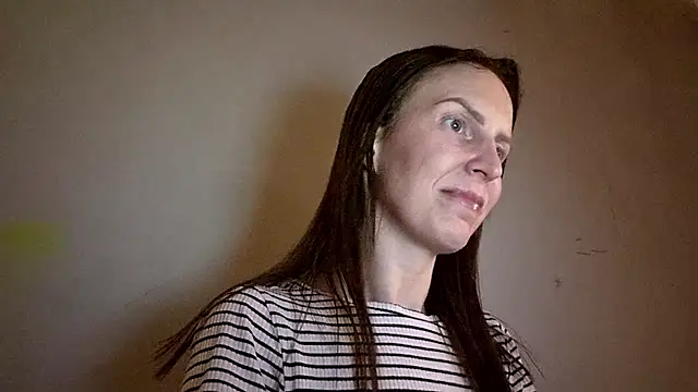 Snapshot of AnnaTight chatting on April 25, 8:28 pm AnnaTight online show from April 25, 8:28 pm