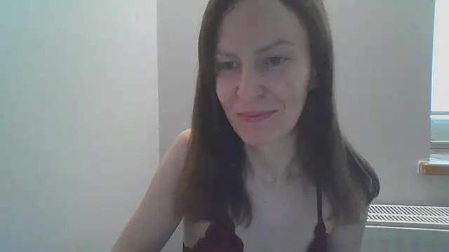 Snapshot of AnnaTight chatting on June 24, 8:35 am AnnaTight online show from June 24, 8:35 am
