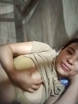 Snapshot of mylove-cute chatting on May 12, 7:22 pm mylove-cute online show from May 12, 7:22 pm