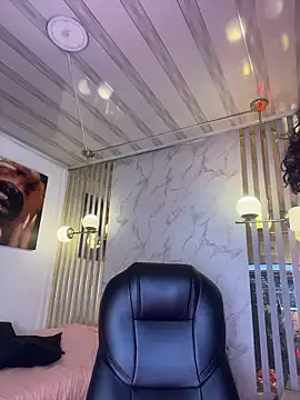 Snapshot of Catalinaa01 chatting on April 23, 3:41 am Catalinaa01 online show from April 23, 3:41 am