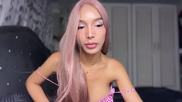 Snapshot of AnayaLauren_ chatting on July 5, 2:13 pm AnayaLauren online show from July 5, 2:13 pm