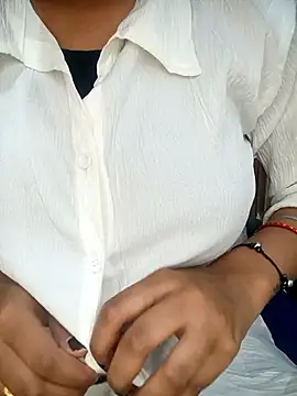 Snapshot of MEGHA_MEERA chatting on March 6, 9:28 am MEGHA MEERA online show from March 6, 9:28 am