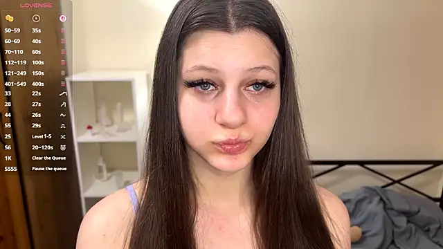 Snapshot of cutessofia chatting on March 21, 2:16 am cutessofia online show from March 21, 2:16 am