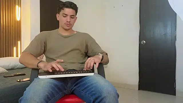 MrAdonis  online show from March 11, 7:31 pm