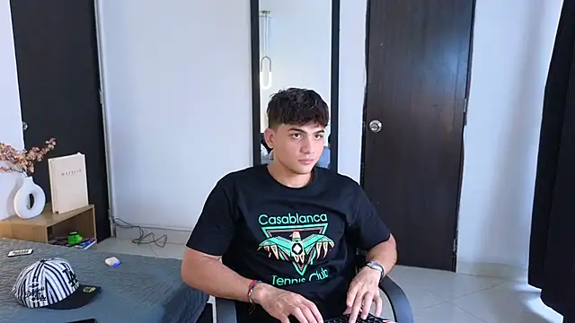 MrAdonis  online show from March 31, 7:25 pm