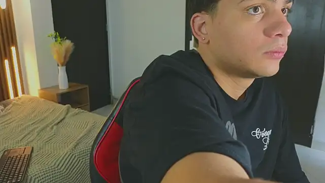 MrAdonis  online show from April 23, 12:40 pm