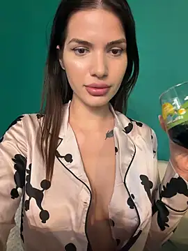 RaniaSnow online show from March 25, 7:09 pm