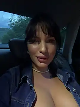 Snapshot of RaniaSnow chatting on July 12, 6:21 pm RaniaSnow online show from July 12, 6:21 pm
