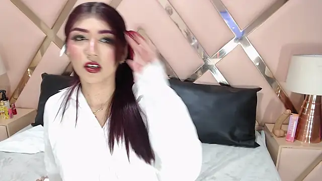 ZairaRogue online show from March 12, 12:11 pm