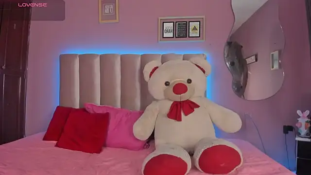 nikkita dragon  online show from April 7, 7:58 pm