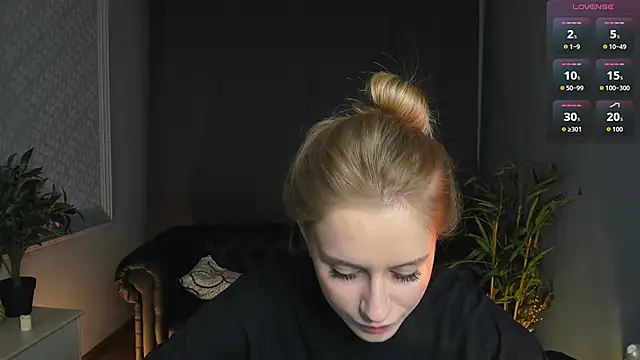 Mickey Milk online show from April 8, 8:09 pm