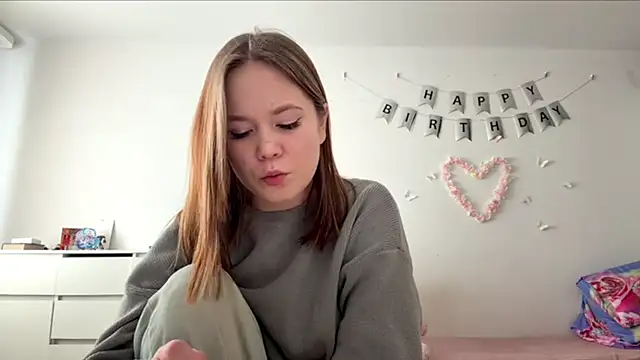 Snapshot of XeniaBerber chatting on March 9, 10:19 am XeniaBerber online show from March 9, 10:19 am