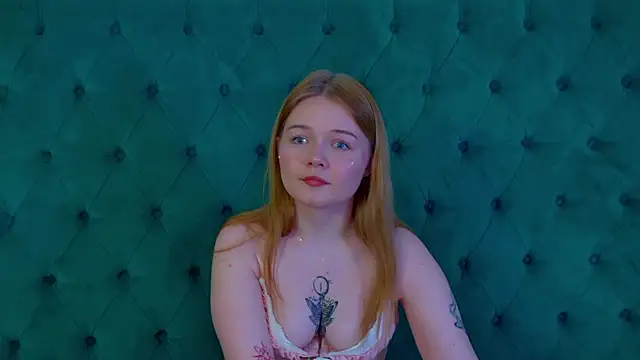 ElinaVale online show from April 16, 6:30 pm