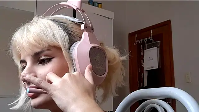 JustinCerqueira online show from March 11, 4:13 pm