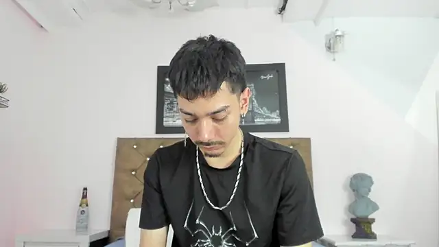 finn jackson online show from April 27, 8:18 pm