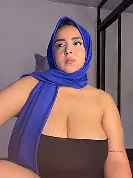 Snapshot of ThanaSaadii chatting on July 5, 6:53 am ThanaSaadii online show from July 5, 6:53 am