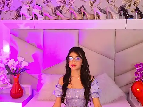 OliviaDiaz online show from March 7, 8:39 pm