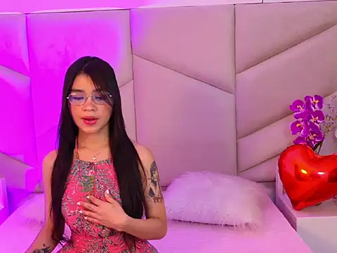 OliviaDiaz online show from March 13, 7:42 pm