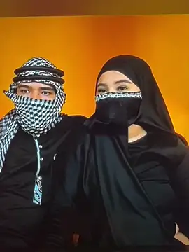 Snapshot of T__bah chatting on April 5, 9:23 pm T bah online show from April 5, 9:23 pm