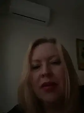 JanieLight53 online show from May 15, 11:01 pm