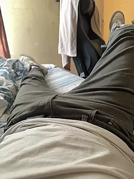 Cr1sXPorn online show from April 5, 8:50 pm