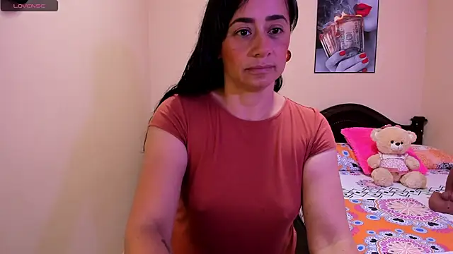 sara florez12 online show from April 10, 11:15 am