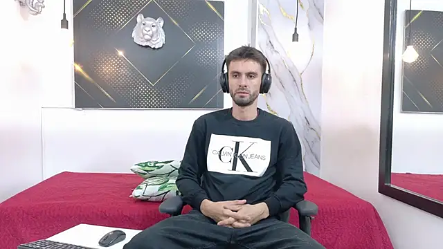KingOfTemptation online show from June 8, 3:29 am